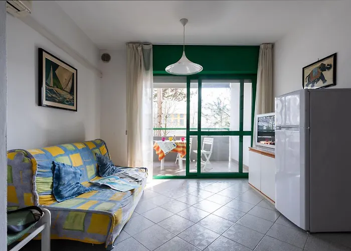 Warm And Bright Apartment In Bibione Near The Sea
