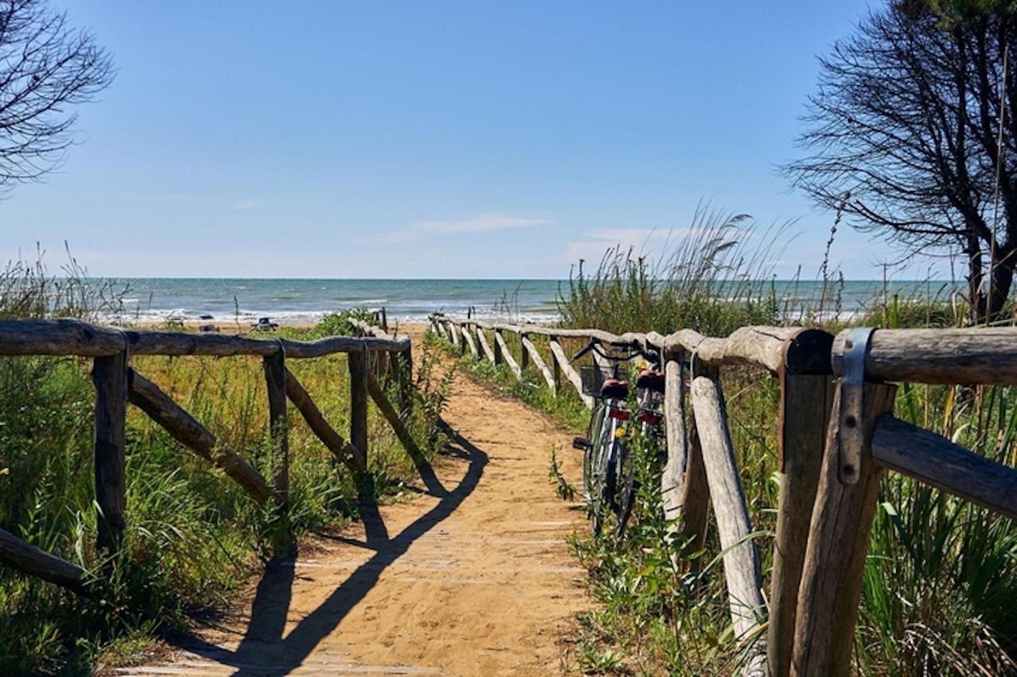 Warm And Bright In Near The Sea Apartment Bibione