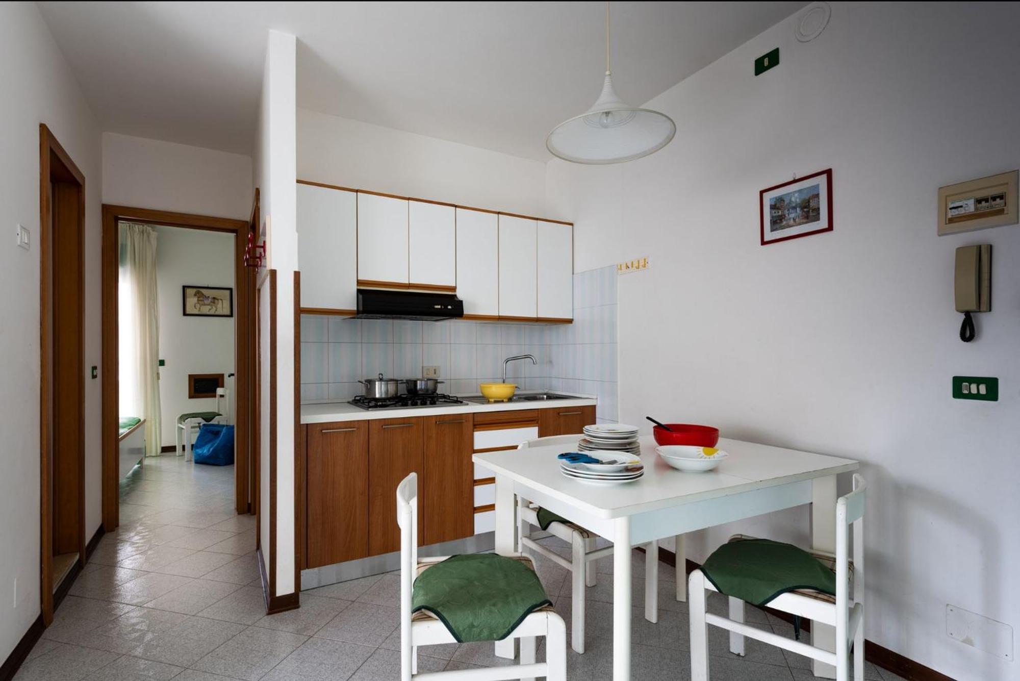 Apartment Warm And Bright In Near The Sea
