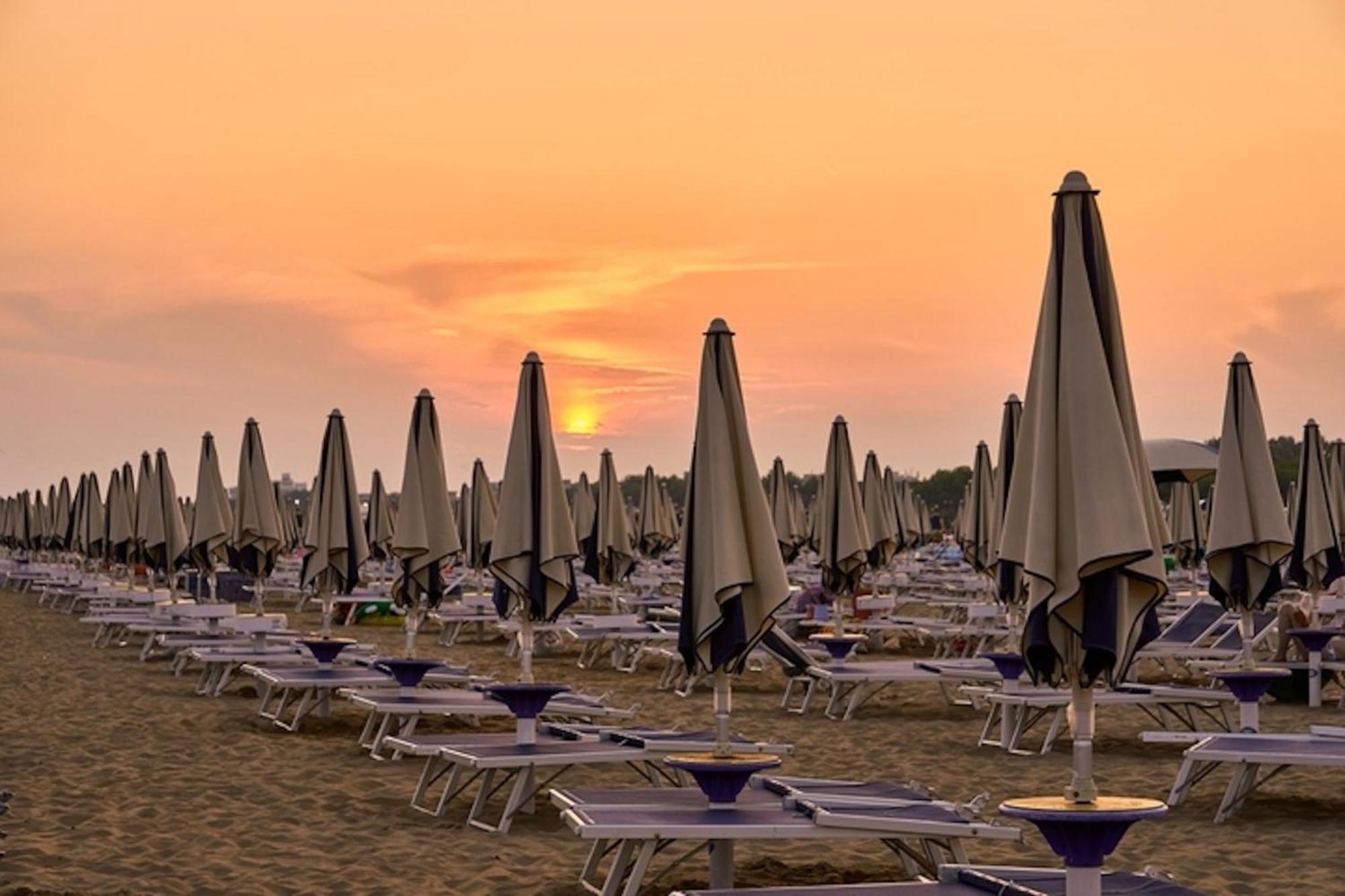 Warm And Bright In Near The Sea * Bibione